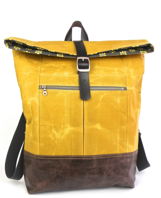 Backpack in Yellow