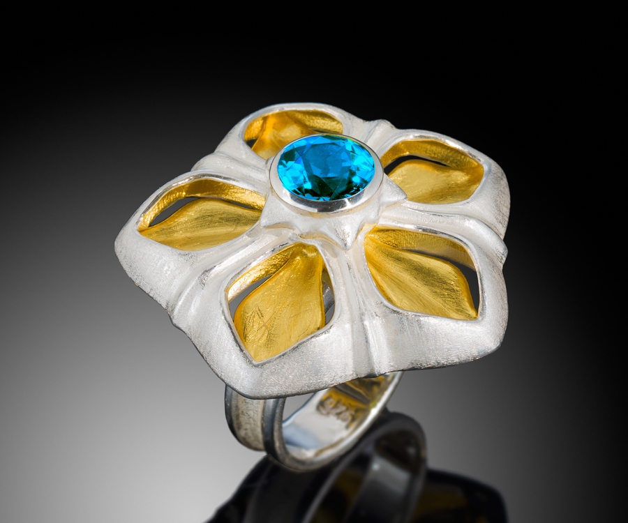 Snow White Ring
Sterling Silver, 18 Gold, Topaz
1.5&amp;quot; x 1.5&amp;quot; x 1.5&amp;quot;
2018