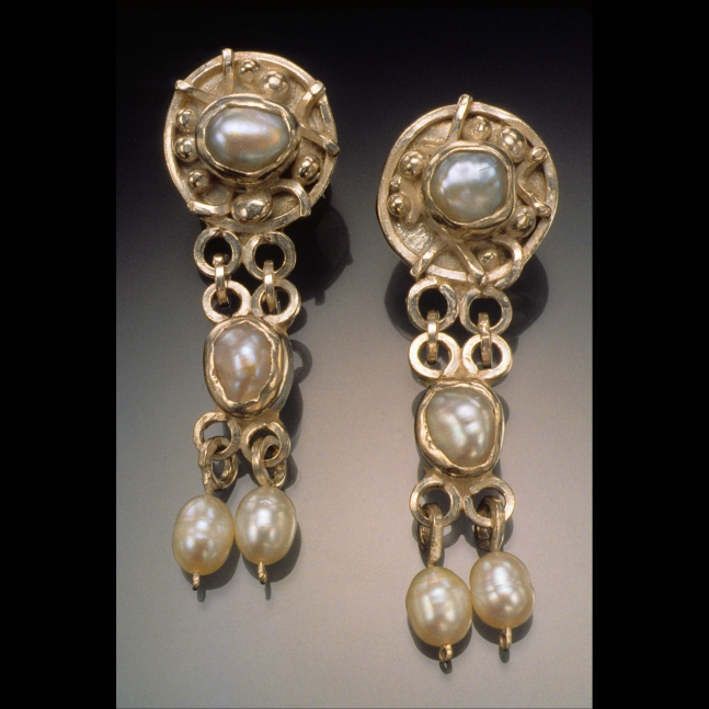 Pearl earrings

.75&amp;quot; x 2.5&amp;quot; x .25&amp;quot;