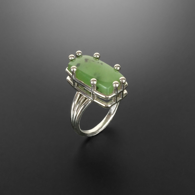 Jade Turtle Ring

1&amp;quot; x .75&amp;quot; x 1&amp;quot;